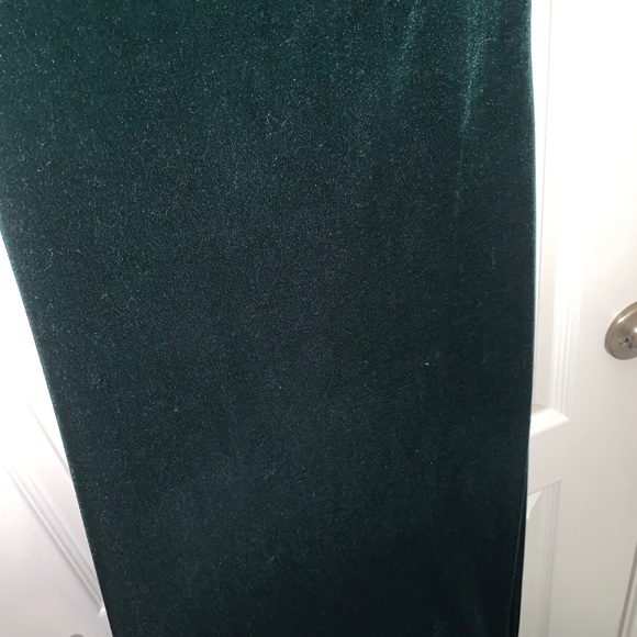 Emerald Velvet Dress - Picture 8 of 12